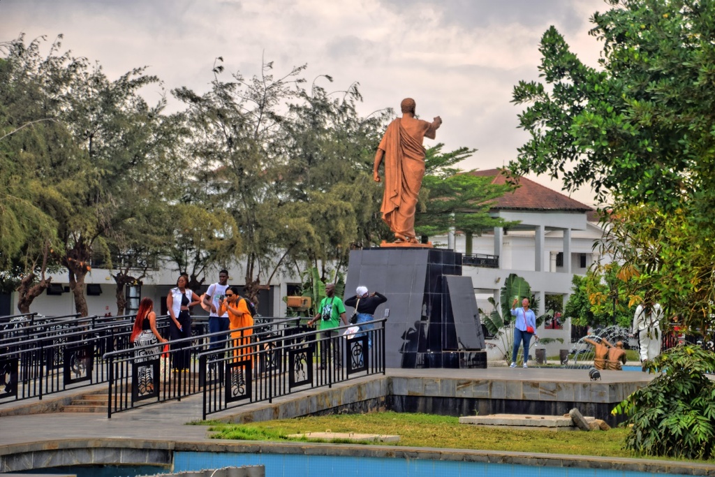Gefuehrte Touren duch Ghana. hier der Kwame Nkrumah Gedachtnispark, Accra